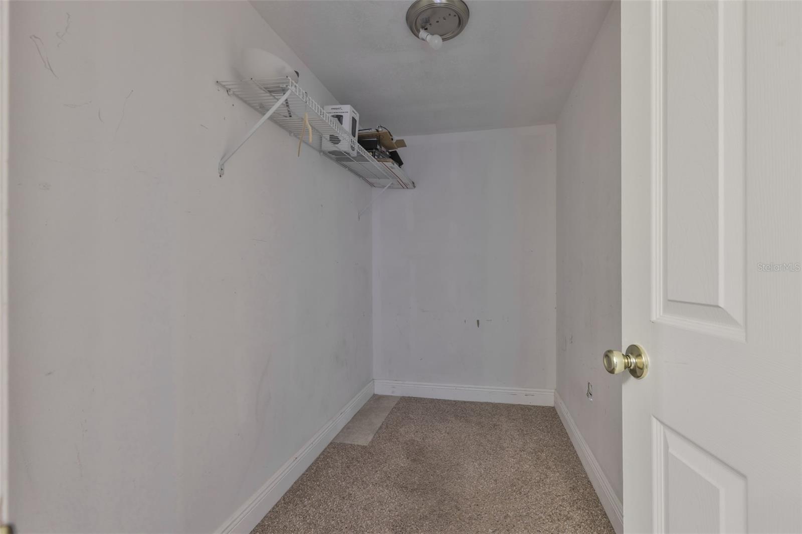 Listing photo id 24 for 3806 Pinedale Street