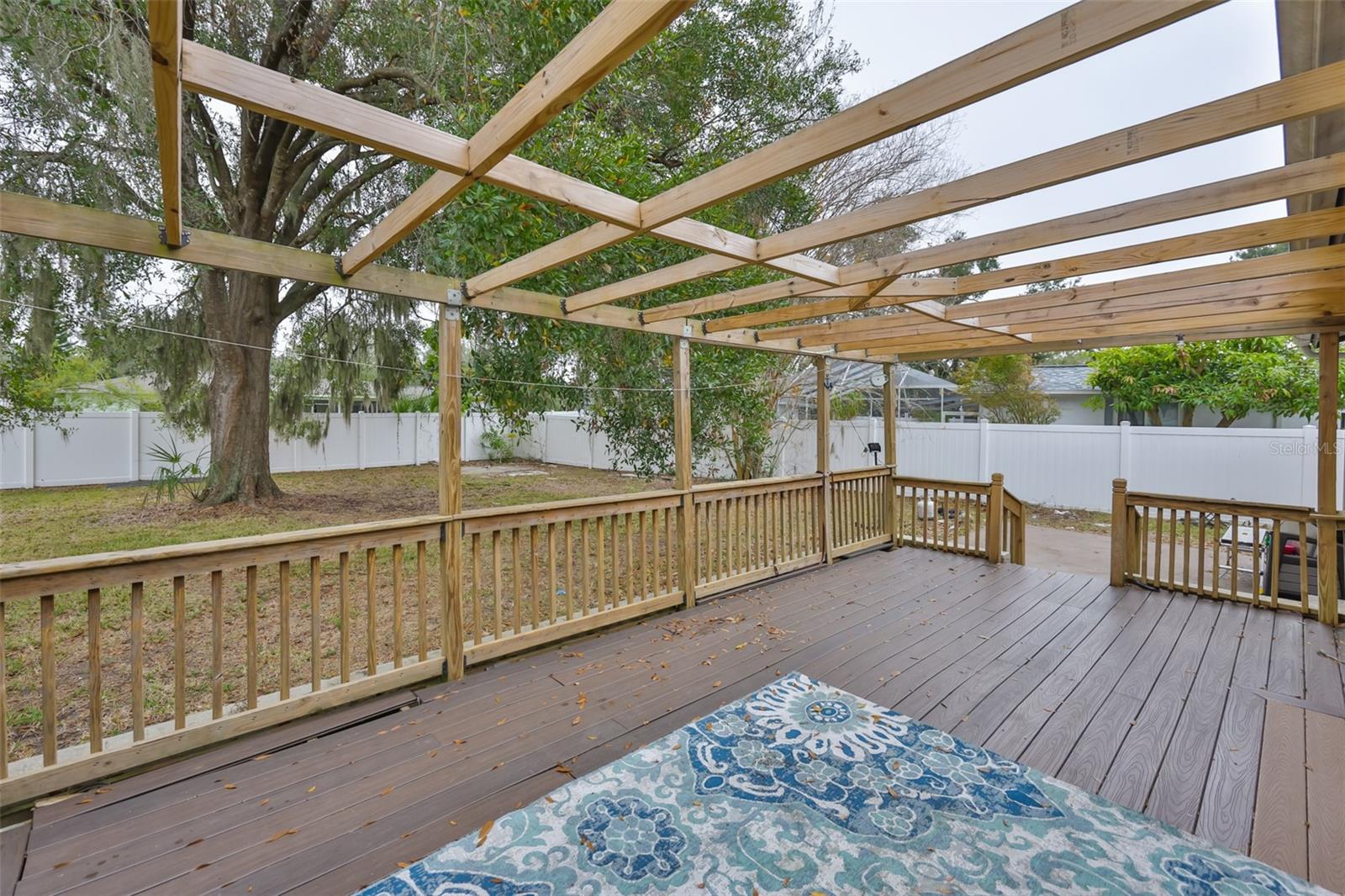 Listing photo id 25 for 3806 Pinedale Street