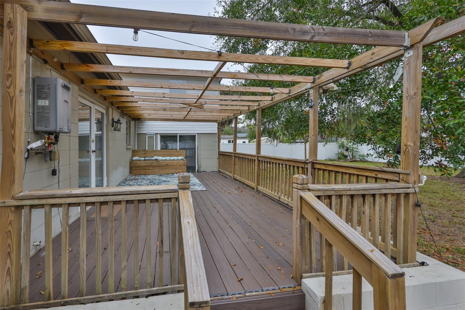 Listing photo id 26 for 3806 Pinedale Street