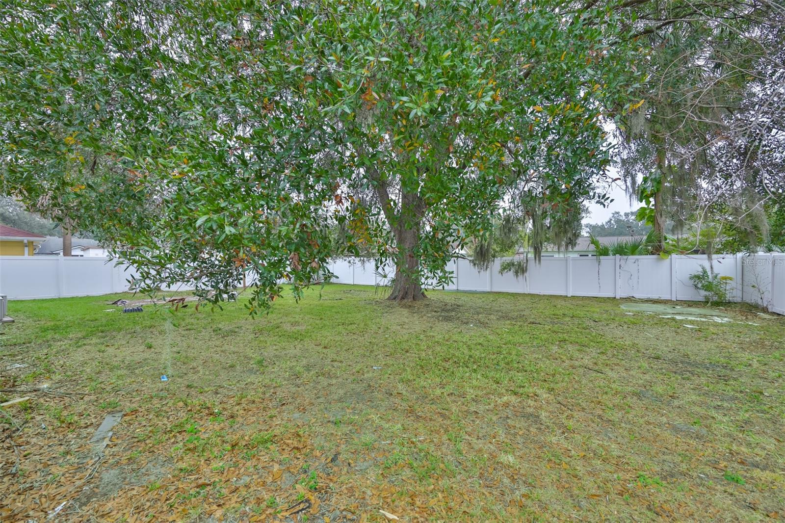 Listing photo id 27 for 3806 Pinedale Street