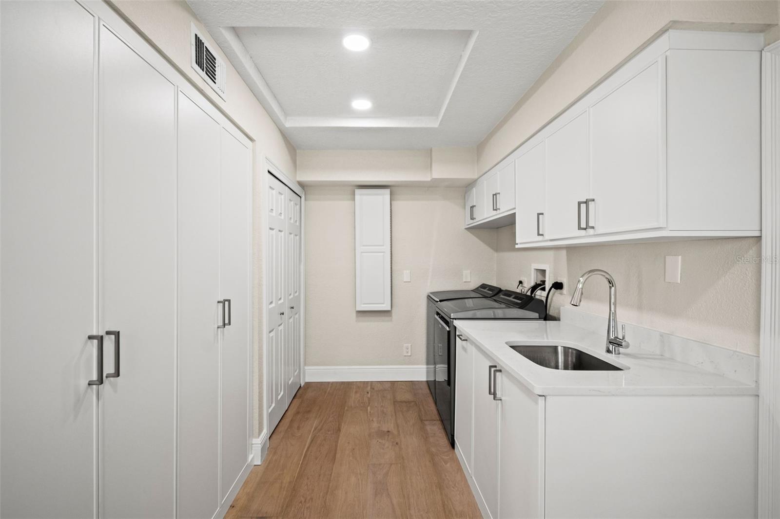 Image 22 of 71 For 536 Baywood Drive N