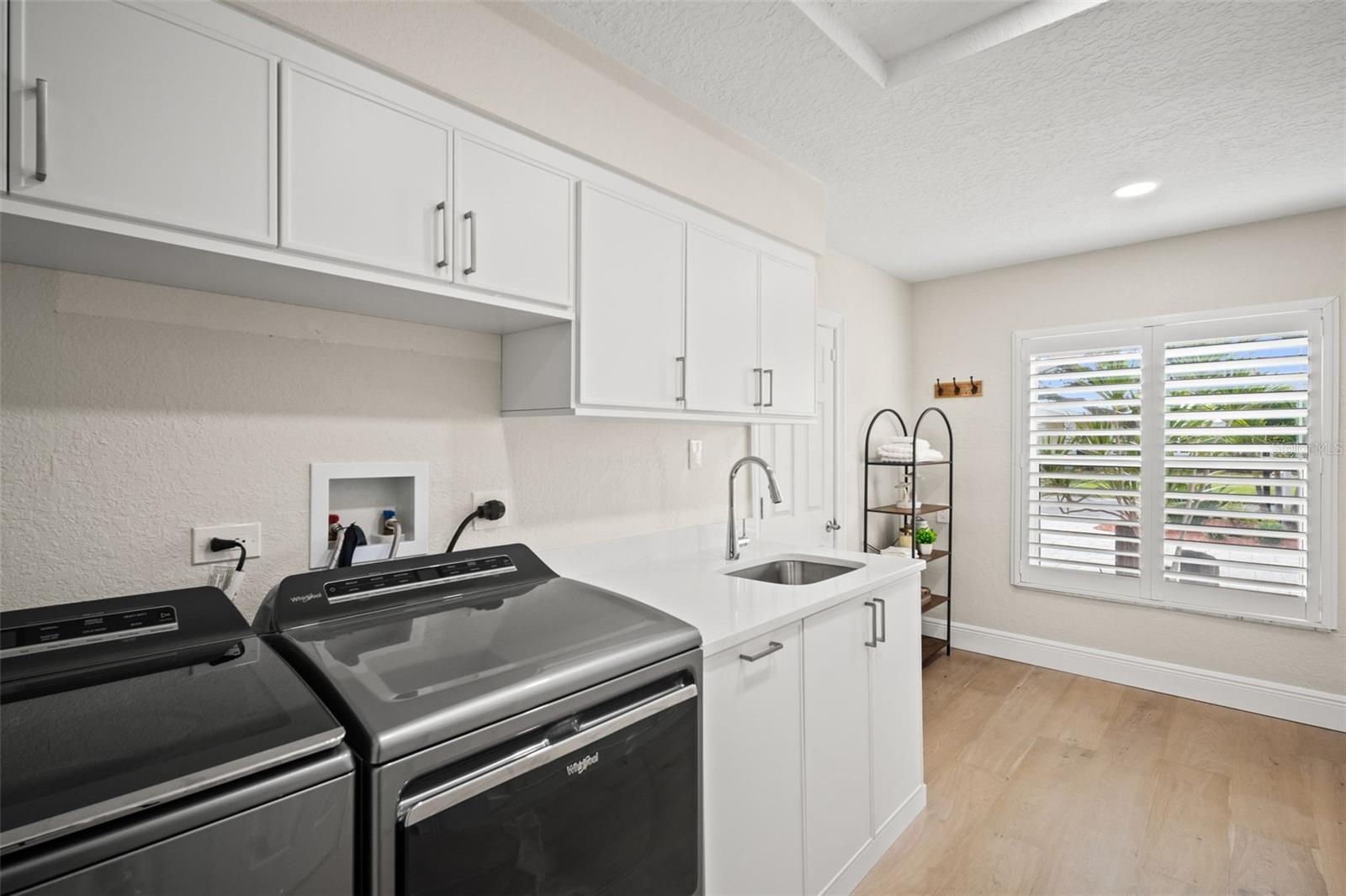 Image 23 of 71 For 536 Baywood Drive N