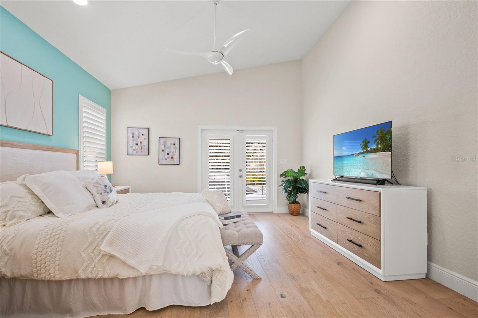 Image 26 of 71 For 536 Baywood Drive N