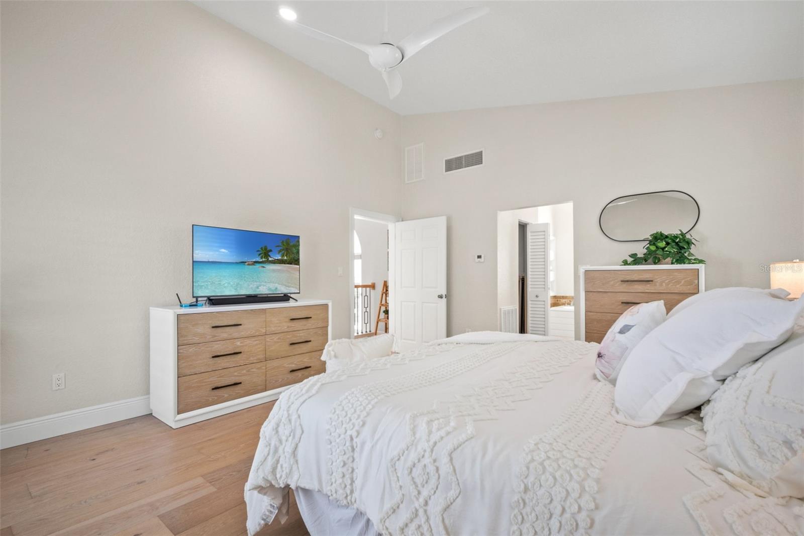 Image 29 of 71 For 536 Baywood Drive N