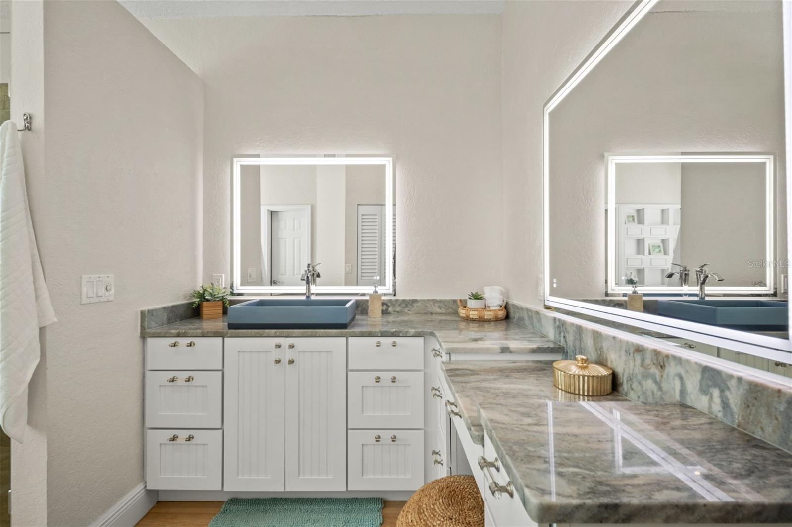 Image 31 of 71 For 536 Baywood Drive N