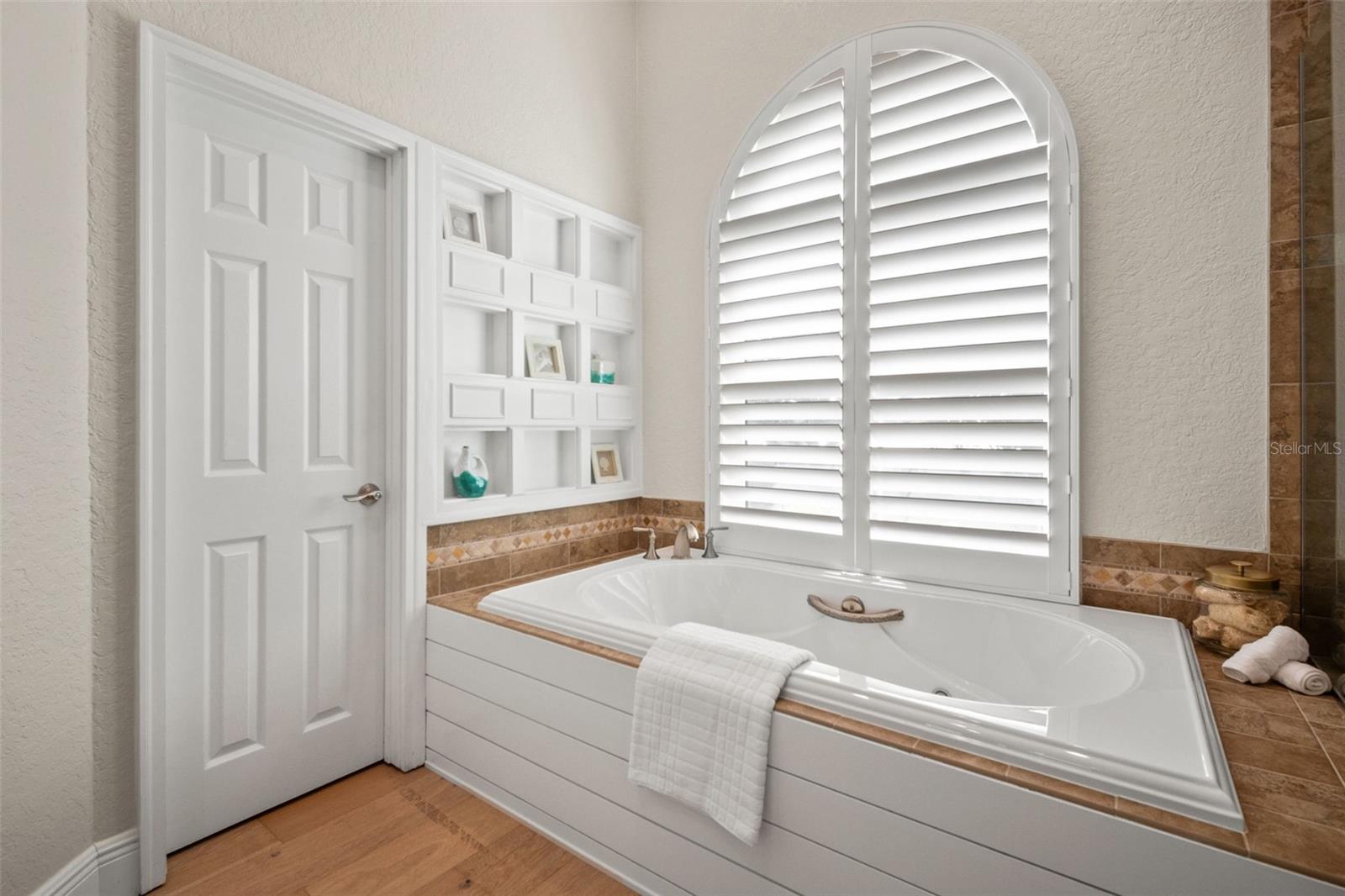 Image 32 of 71 For 536 Baywood Drive N