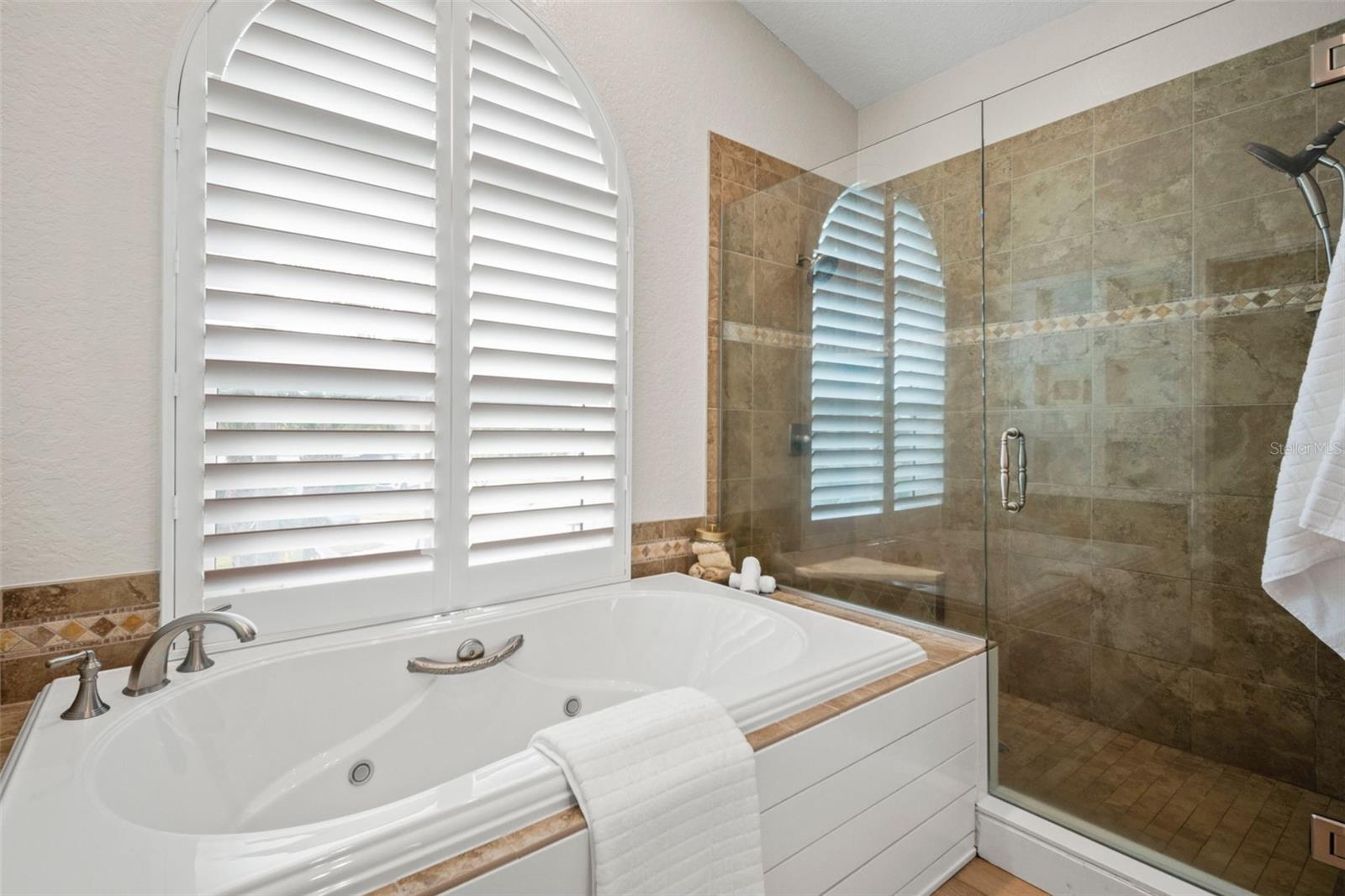 Image 33 of 71 For 536 Baywood Drive N