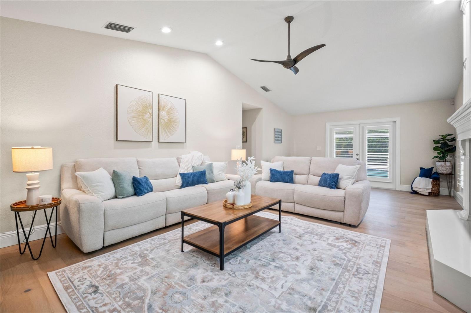 Image 43 of 71 For 536 Baywood Drive N