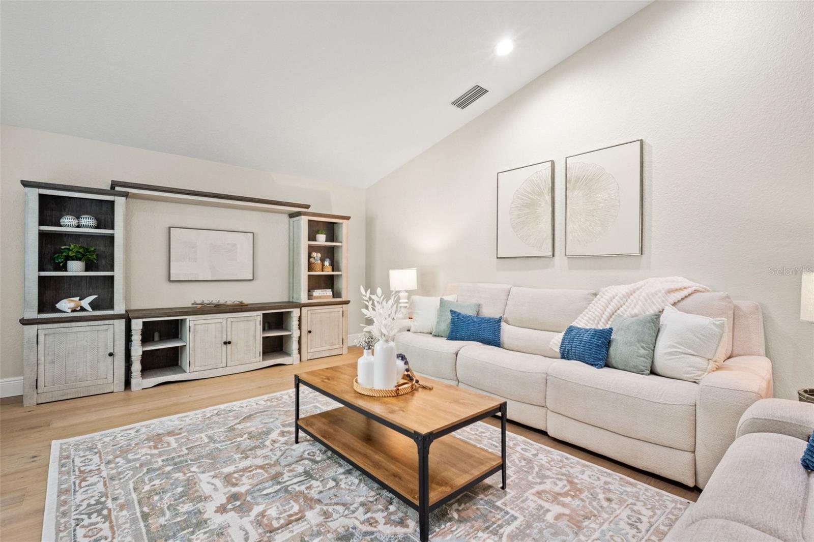 Image 44 of 71 For 536 Baywood Drive N