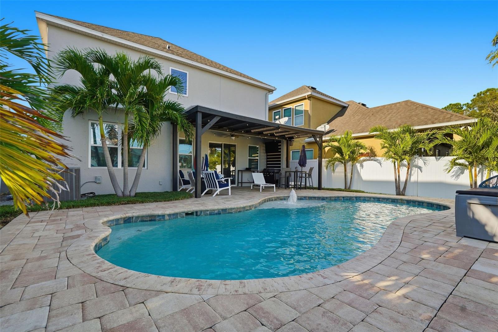 Image 31 of 45 For 8113 Champions Forest Way