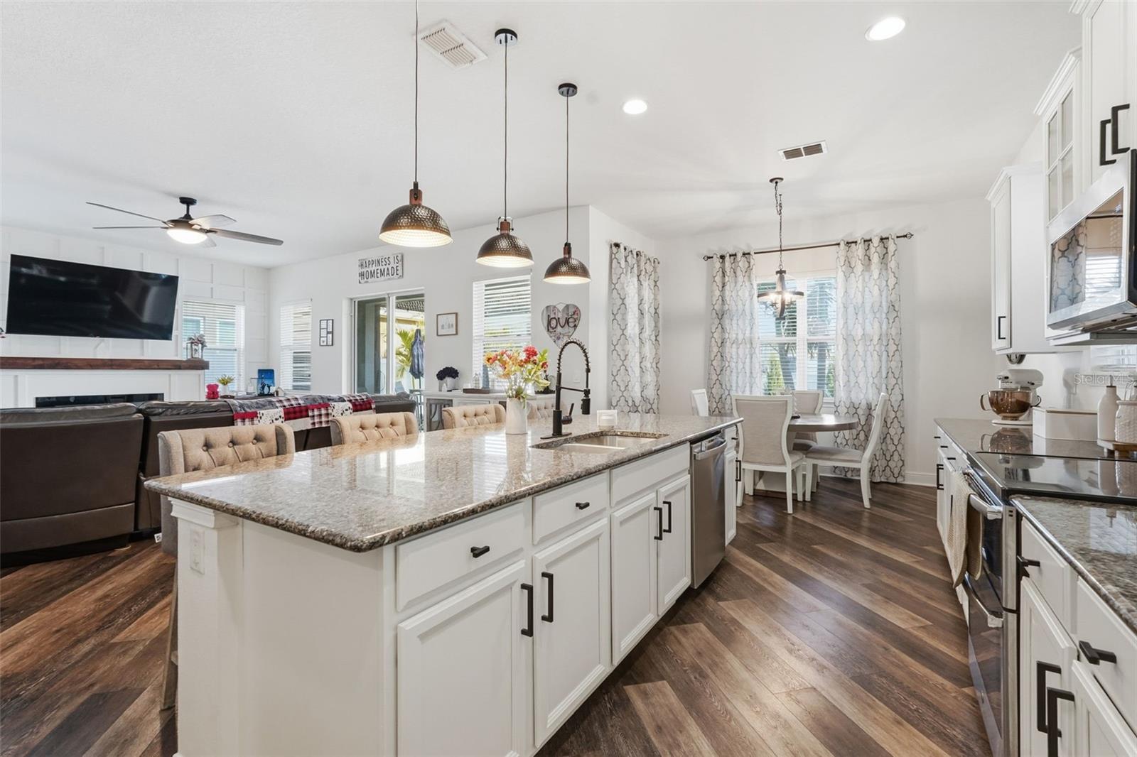 Image 7 of 45 For 8113 Champions Forest Way