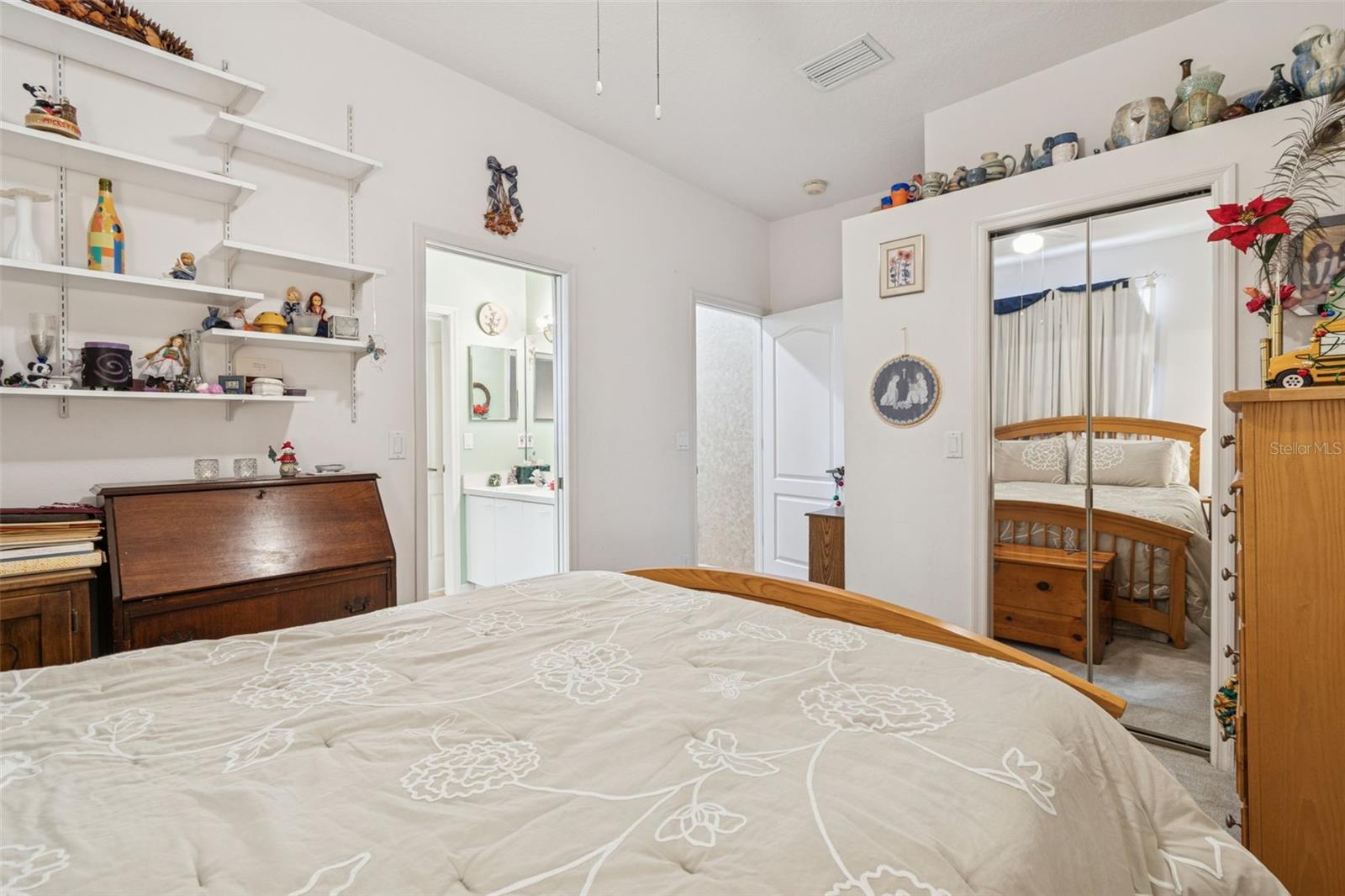 Image 15 of 64 For 928 Oakview Road