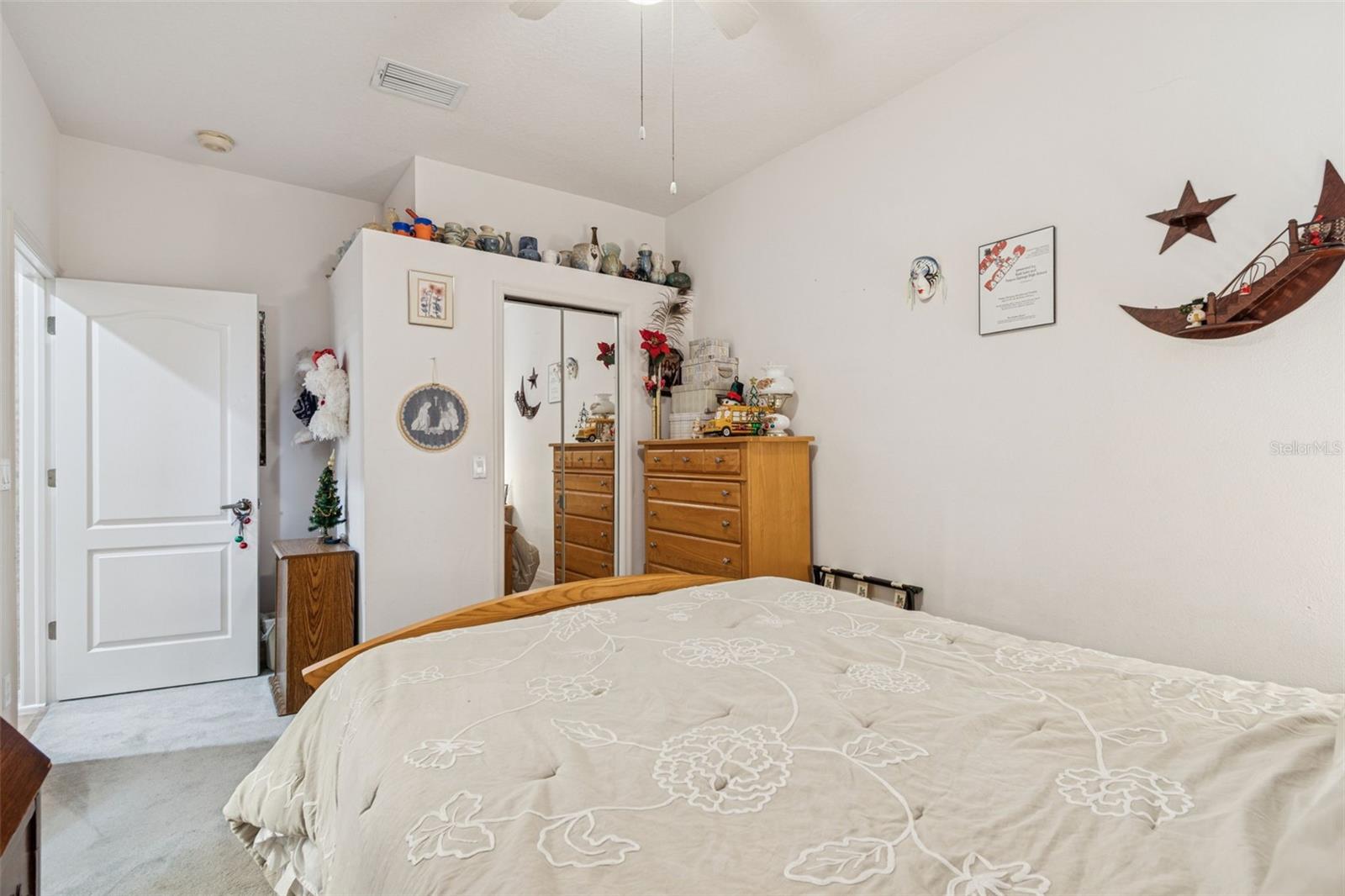 Image 16 of 64 For 928 Oakview Road