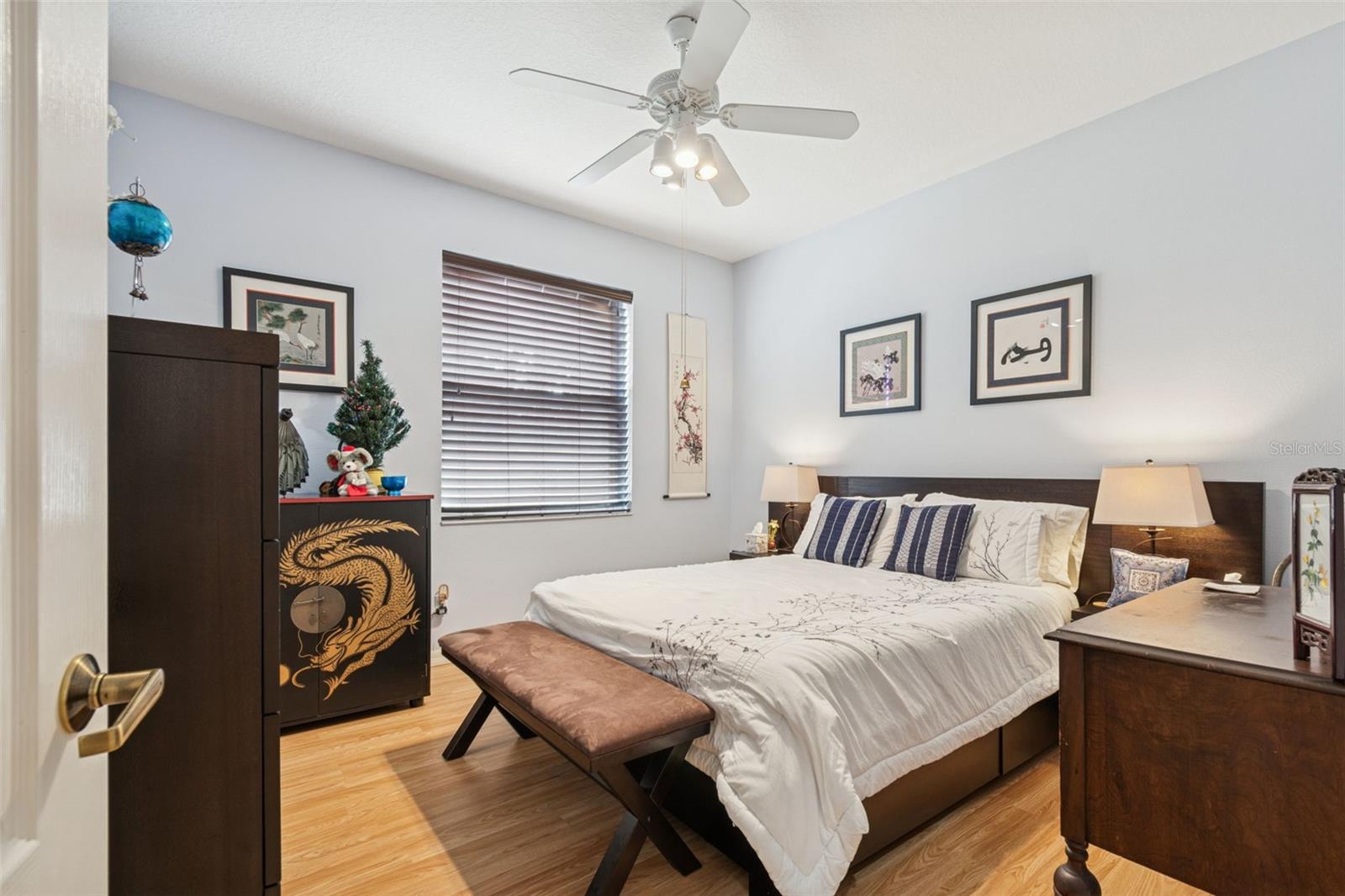 Image 22 of 64 For 928 Oakview Road