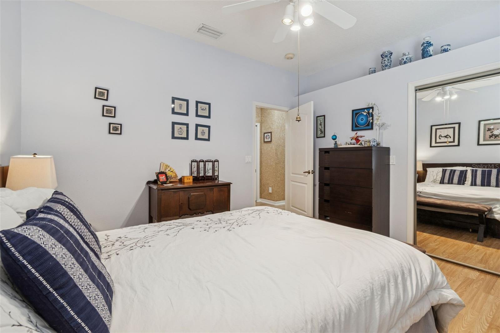 Image 23 of 64 For 928 Oakview Road