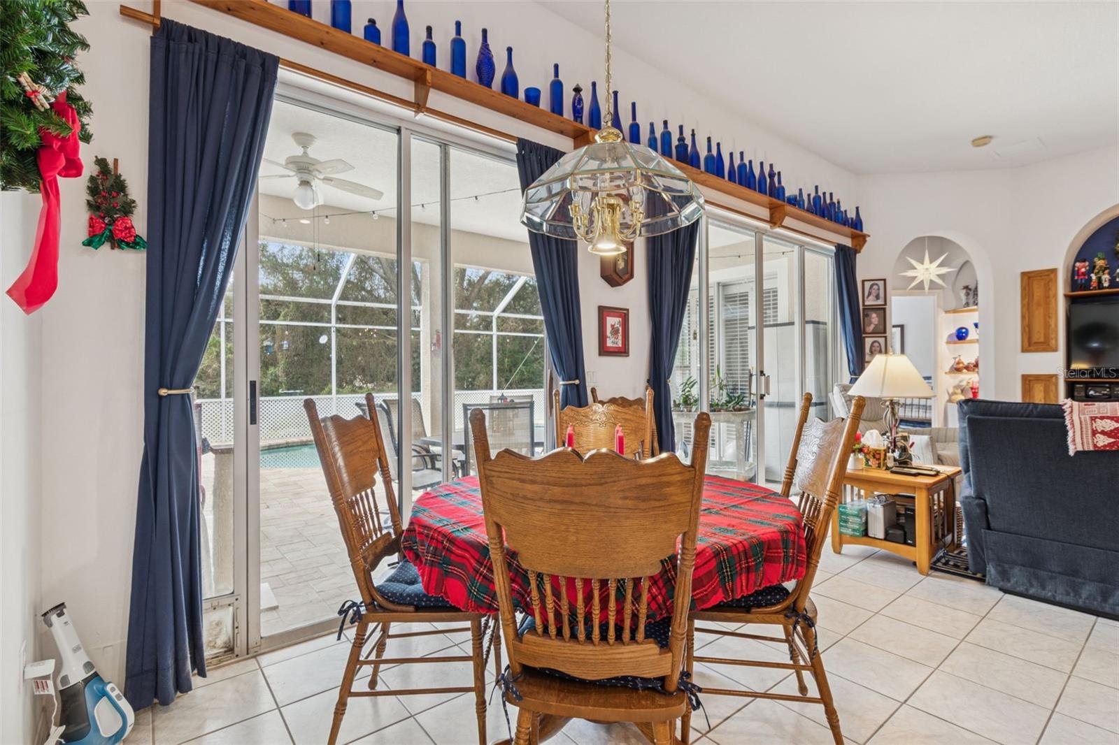 Image 28 of 64 For 928 Oakview Road