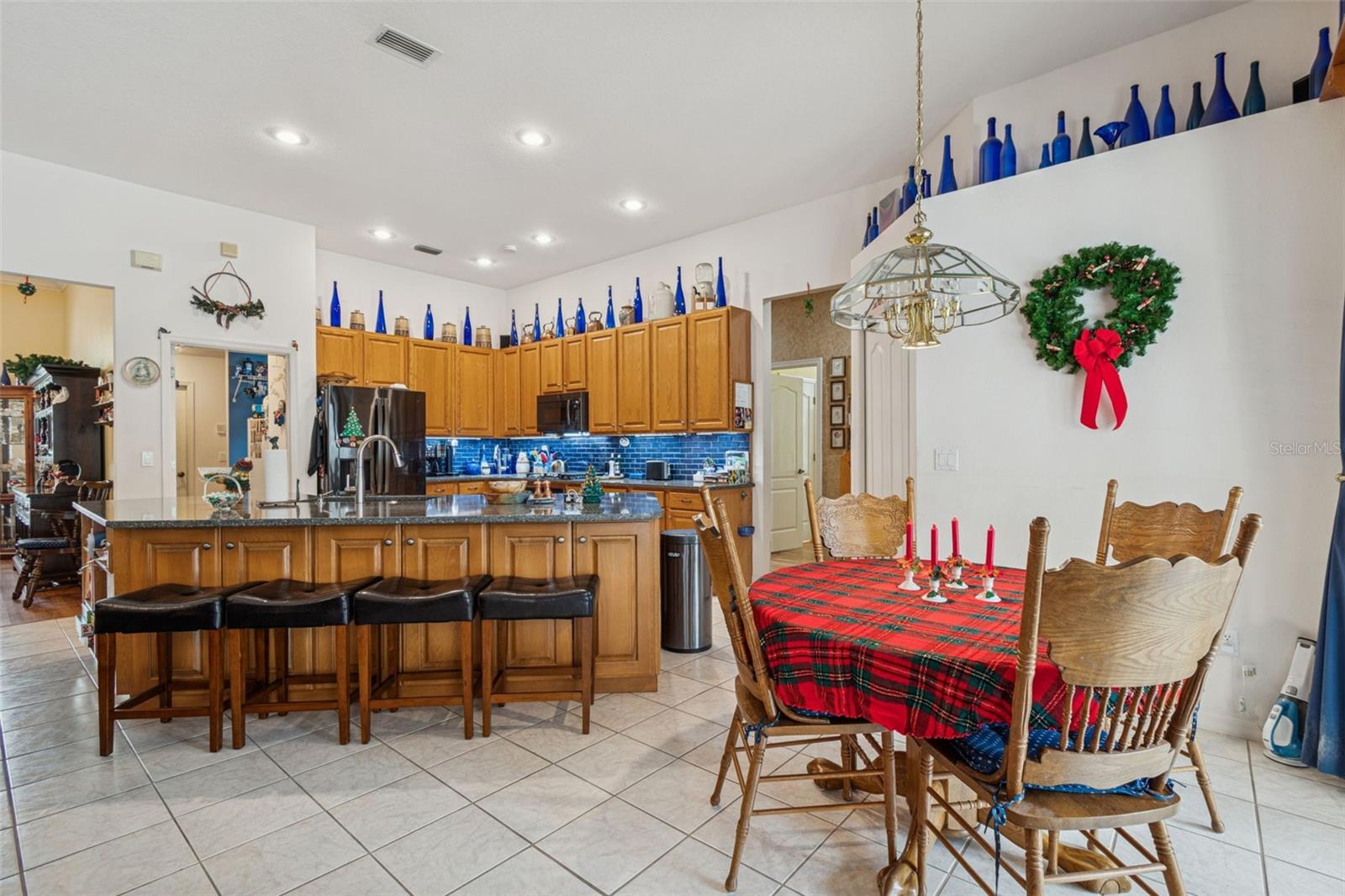 Image 29 of 64 For 928 Oakview Road