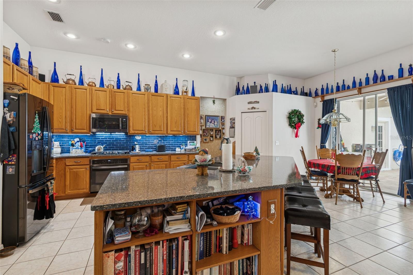 Image 30 of 64 For 928 Oakview Road