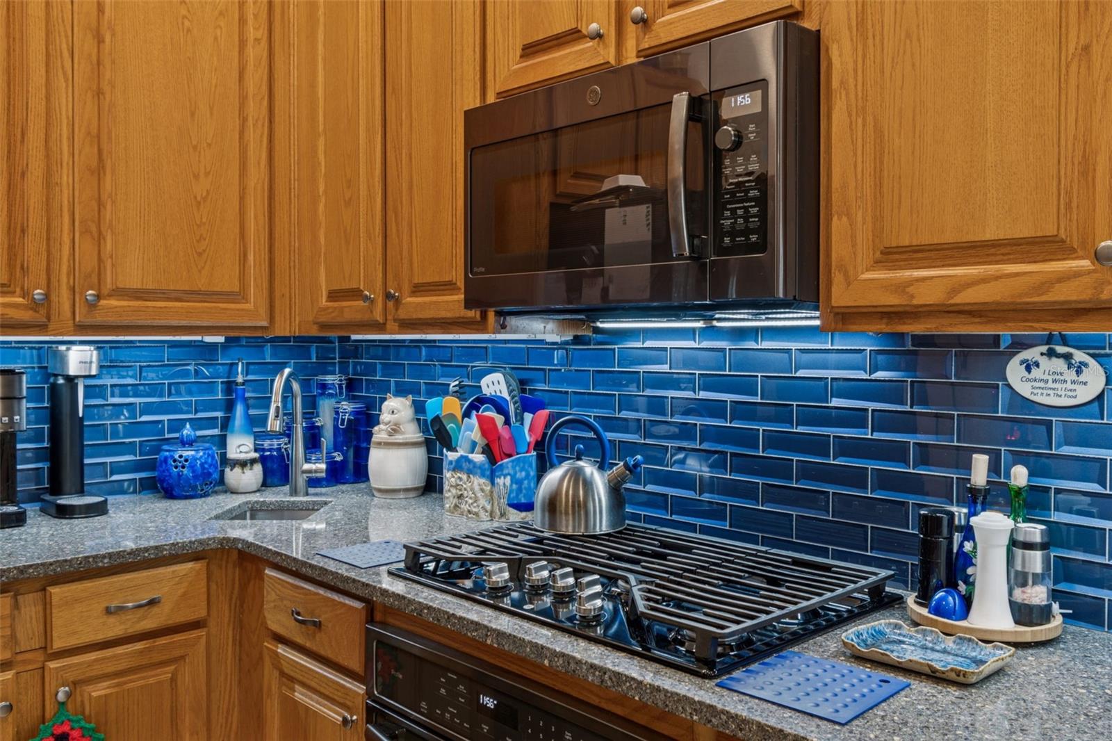 Image 32 of 64 For 928 Oakview Road