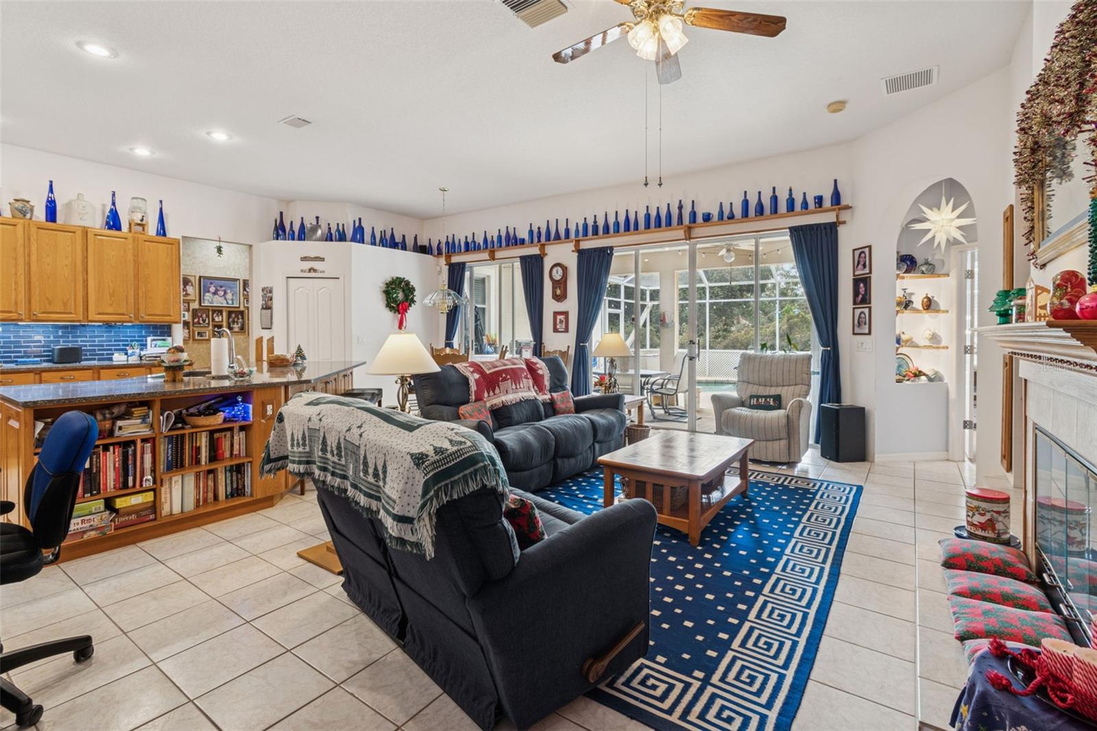 Image 35 of 64 For 928 Oakview Road