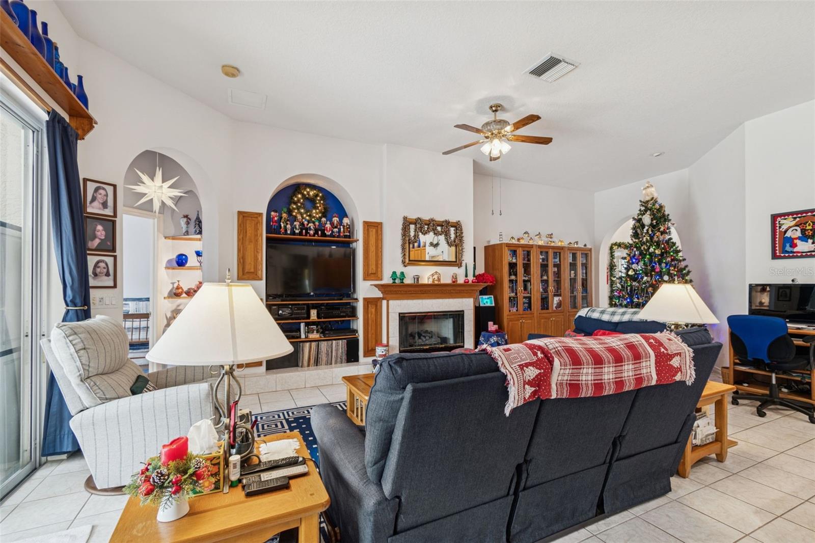 Image 36 of 64 For 928 Oakview Road