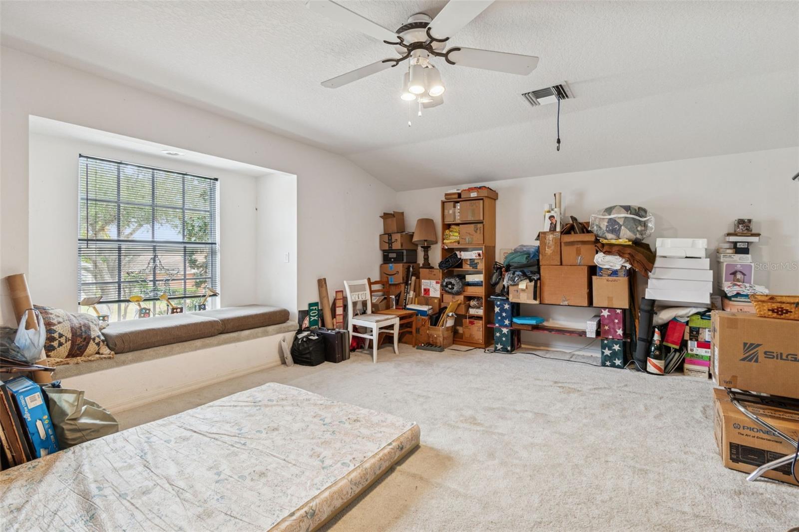 Image 42 of 64 For 928 Oakview Road