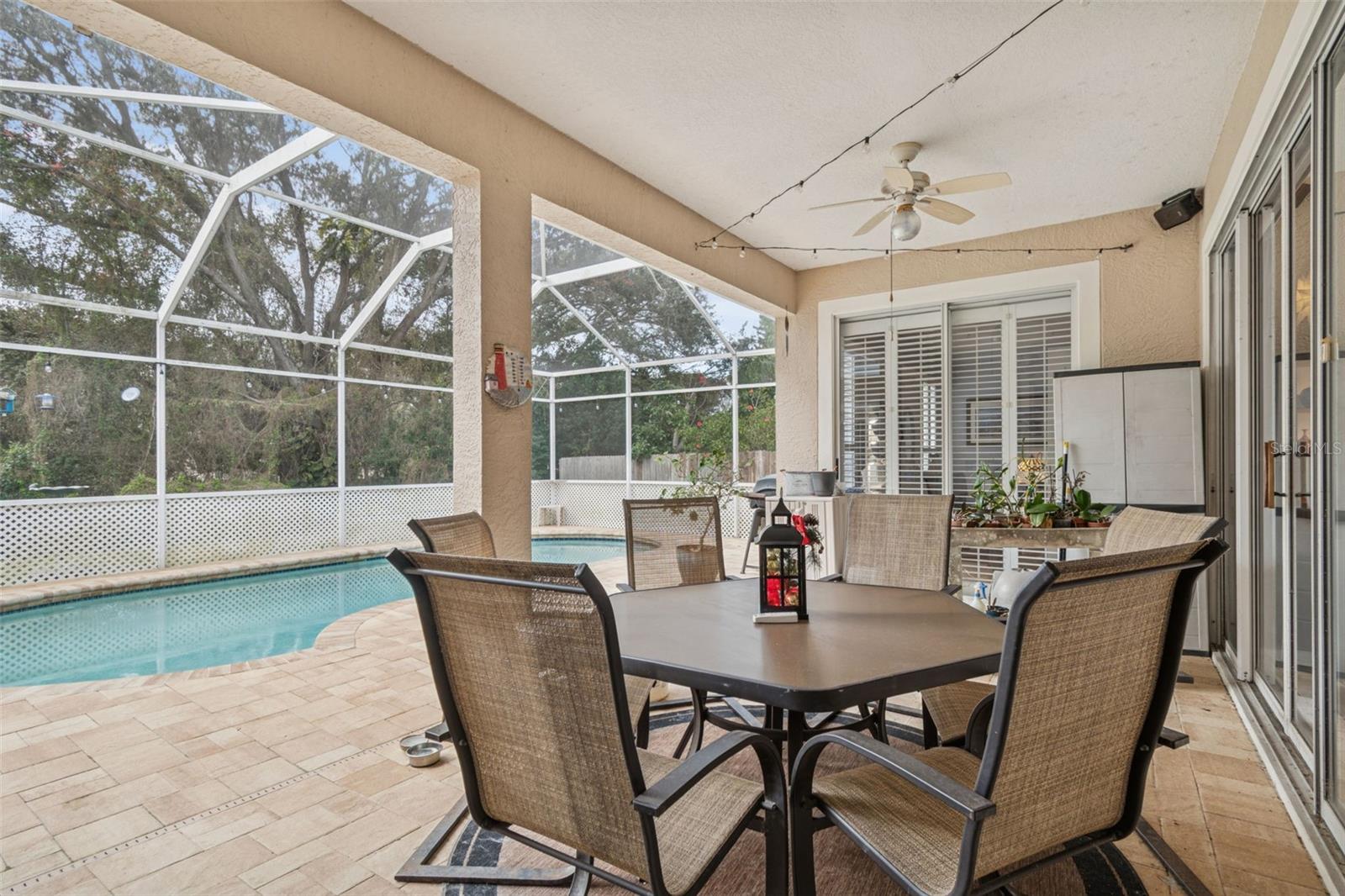 Image 46 of 64 For 928 Oakview Road