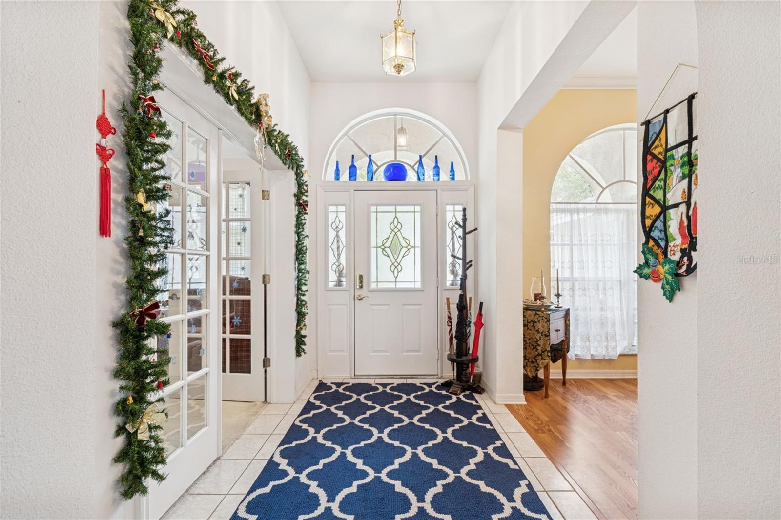 Image 5 of 64 For 928 Oakview Road