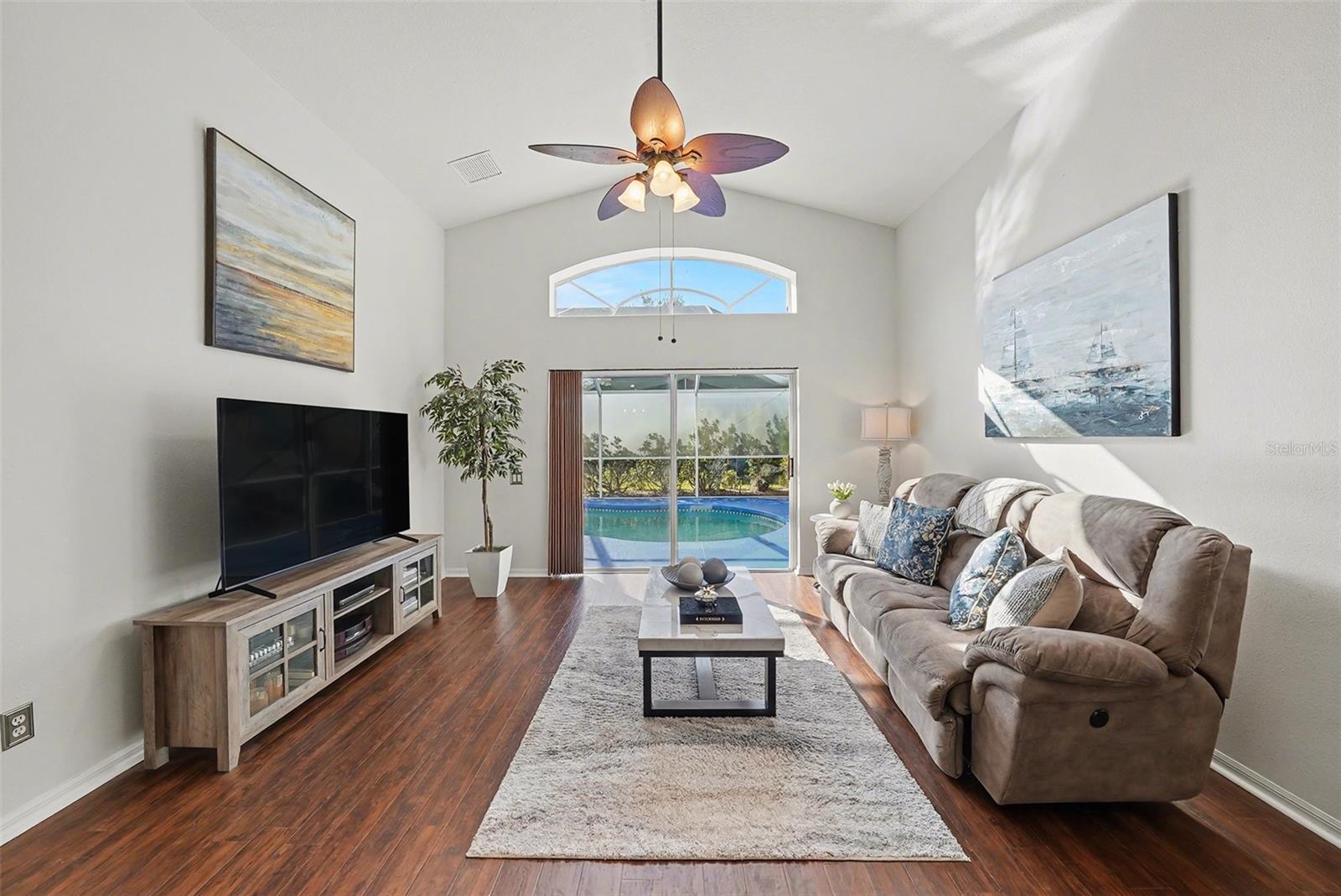 Image 11 of 37 For 5520 Terrain De Golf Drive