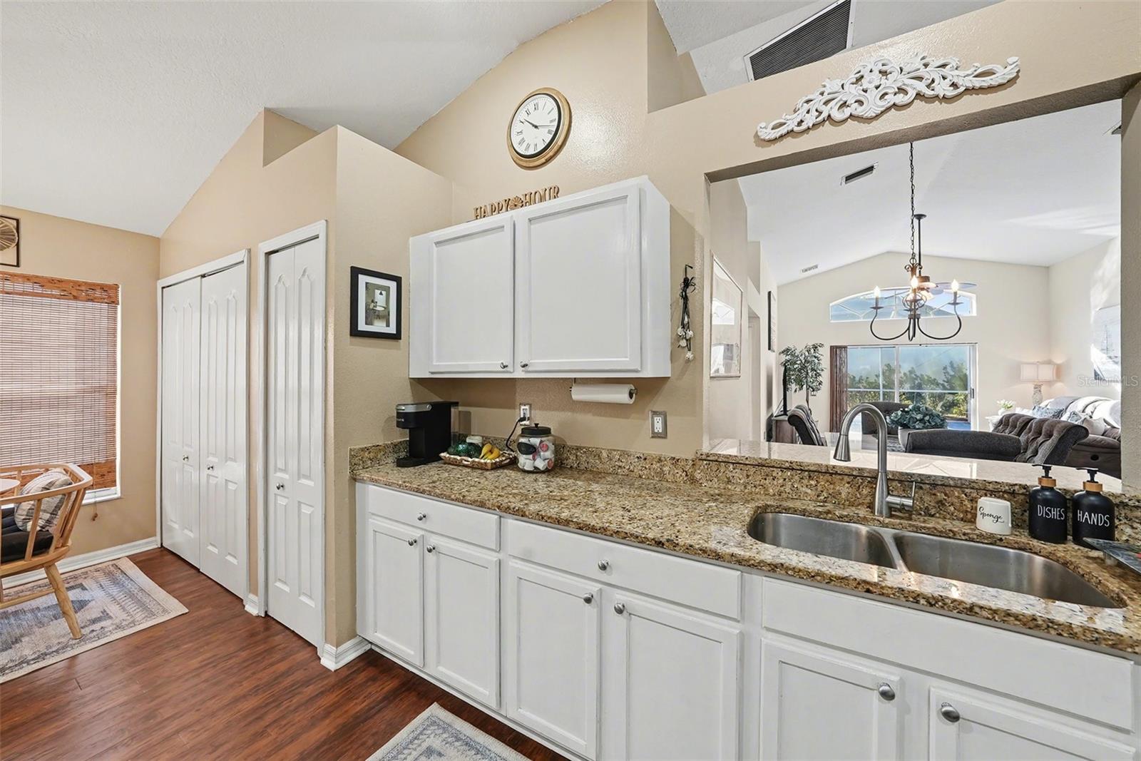 Image 17 of 37 For 5520 Terrain De Golf Drive