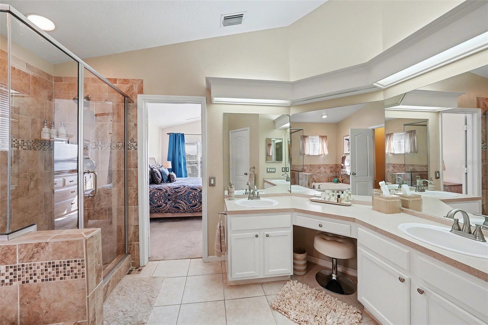 Image 23 of 37 For 5520 Terrain De Golf Drive