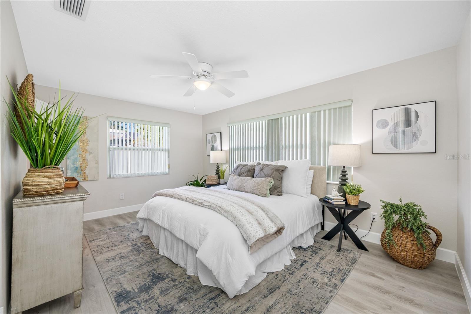 Image 15 of 31 For 11211 60th Ave