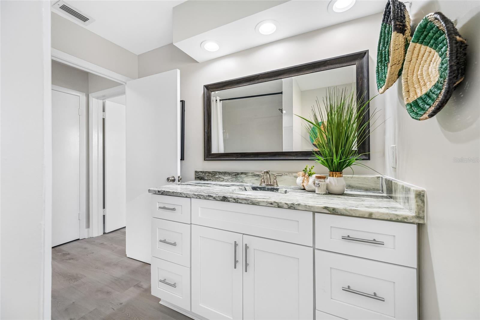 Image 20 of 31 For 11211 60th Ave