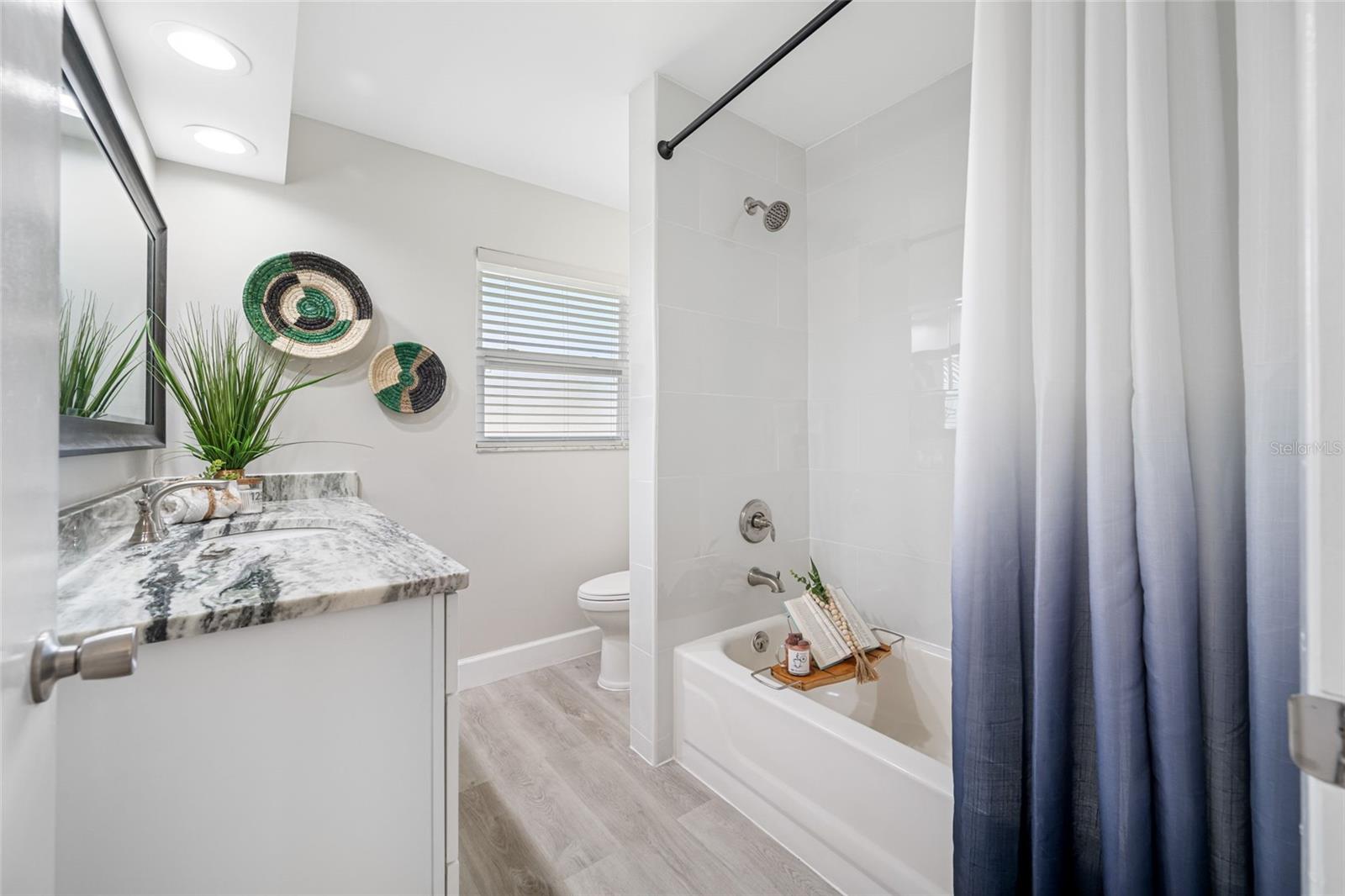 Image 21 of 31 For 11211 60th Ave