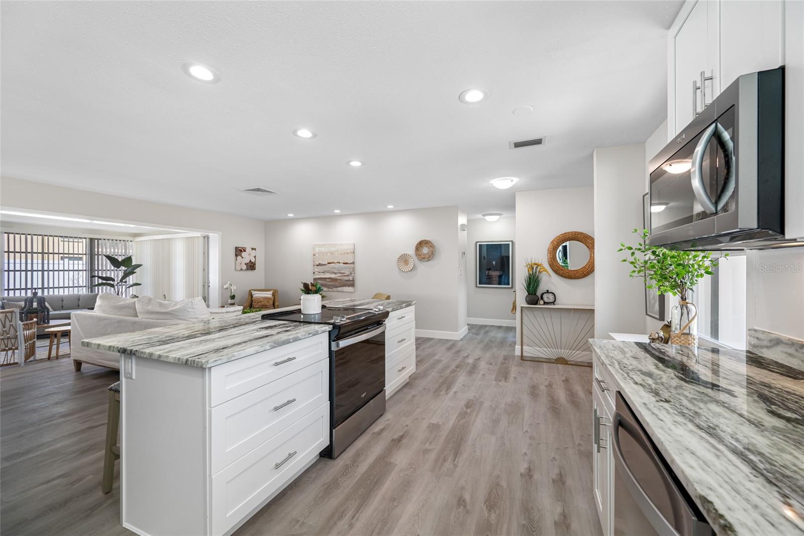 Image 8 of 31 For 11211 60th Ave