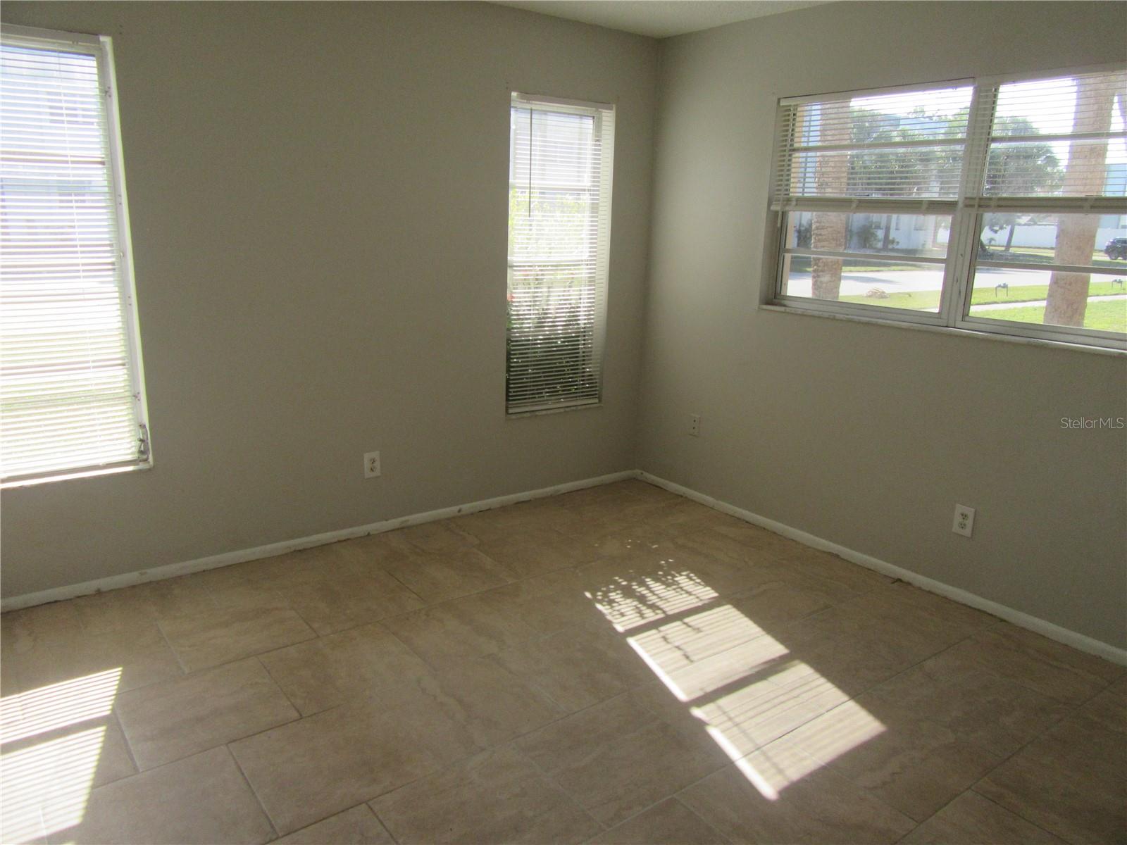 Image 9 of 18 For 463 76th Avenue N 1