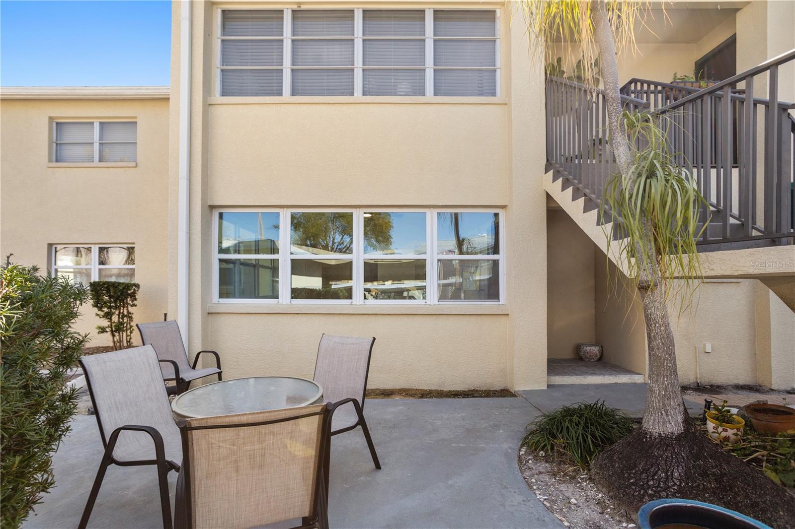 Image 26 of 36 For 1000 Rafael Boulevard Ne 2