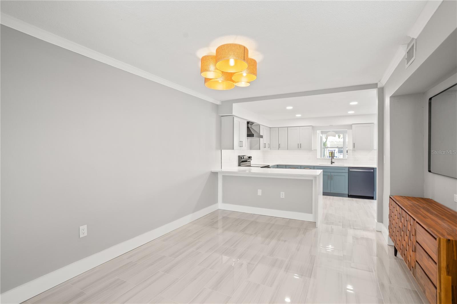 Image 7 of 36 For 1000 Rafael Boulevard Ne 2