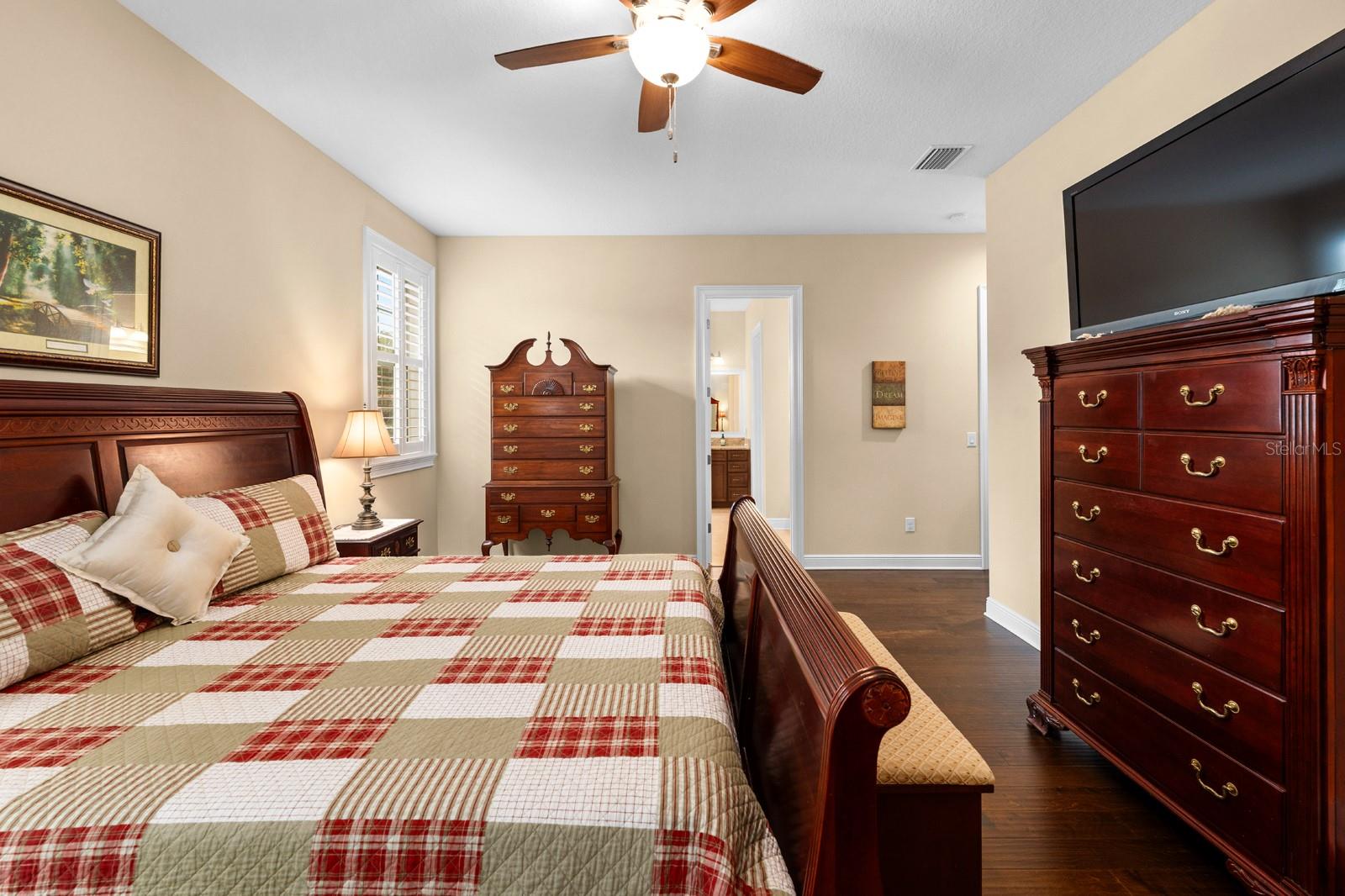 Image 19 of 43 For 3920 Tacon Street