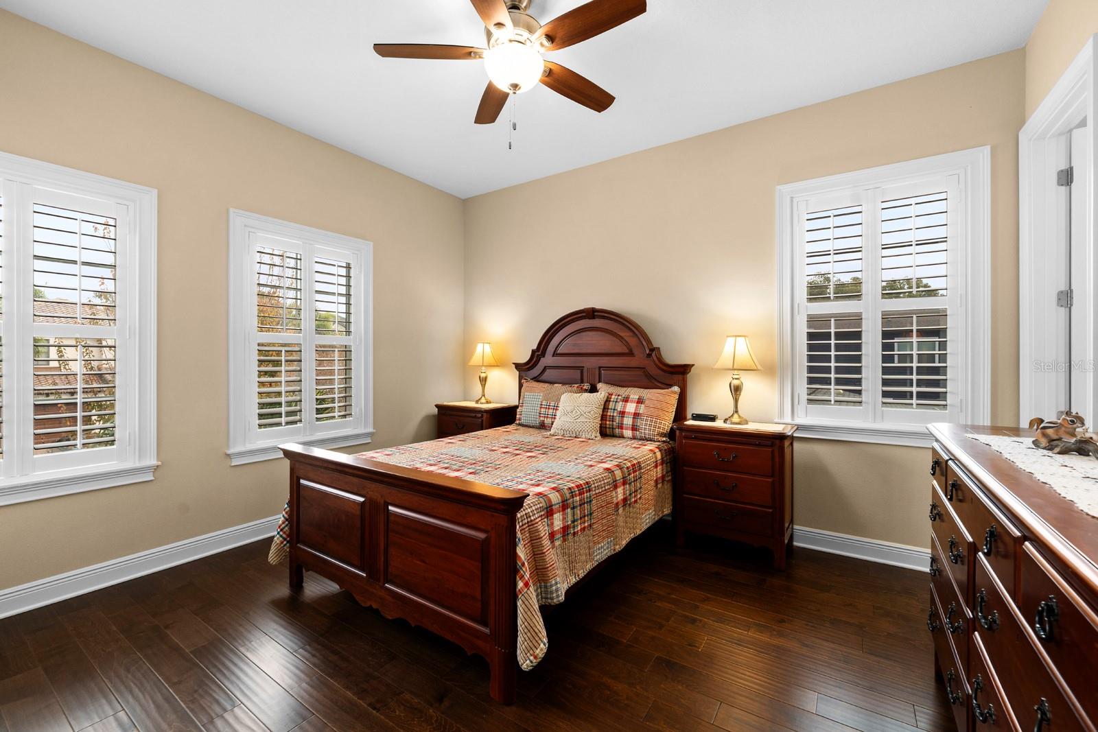 Image 24 of 43 For 3920 Tacon Street