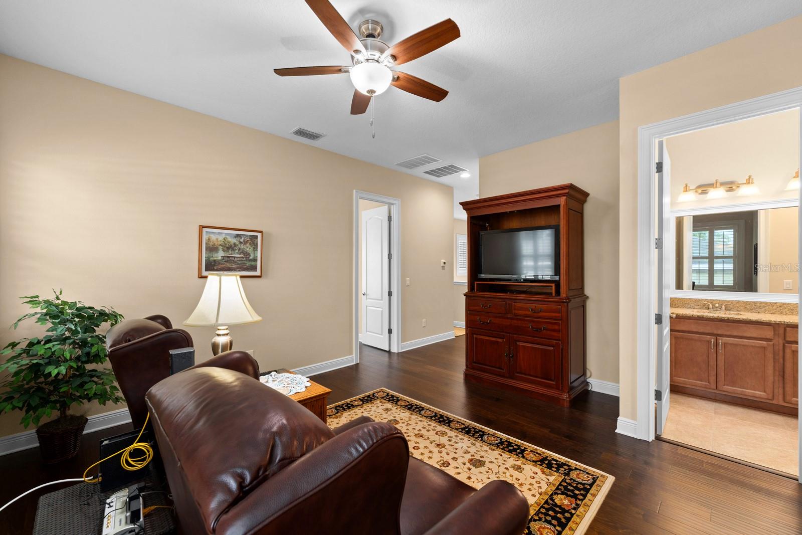 Image 27 of 43 For 3920 Tacon Street