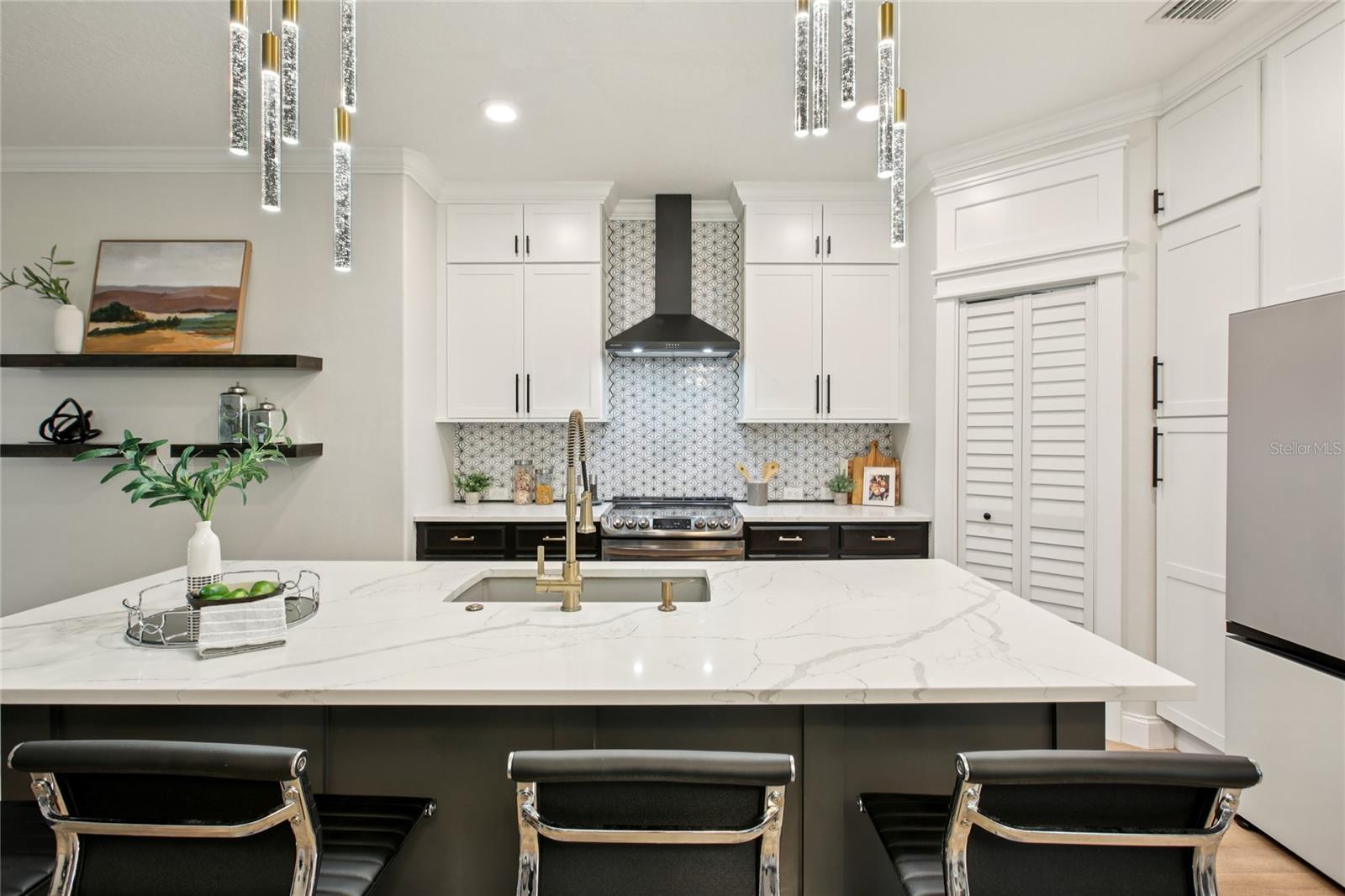 Image 10 of 67 For 1555 Ludington Avenue