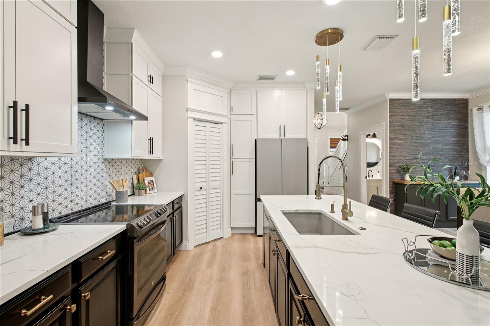 Image 14 of 67 For 1555 Ludington Avenue