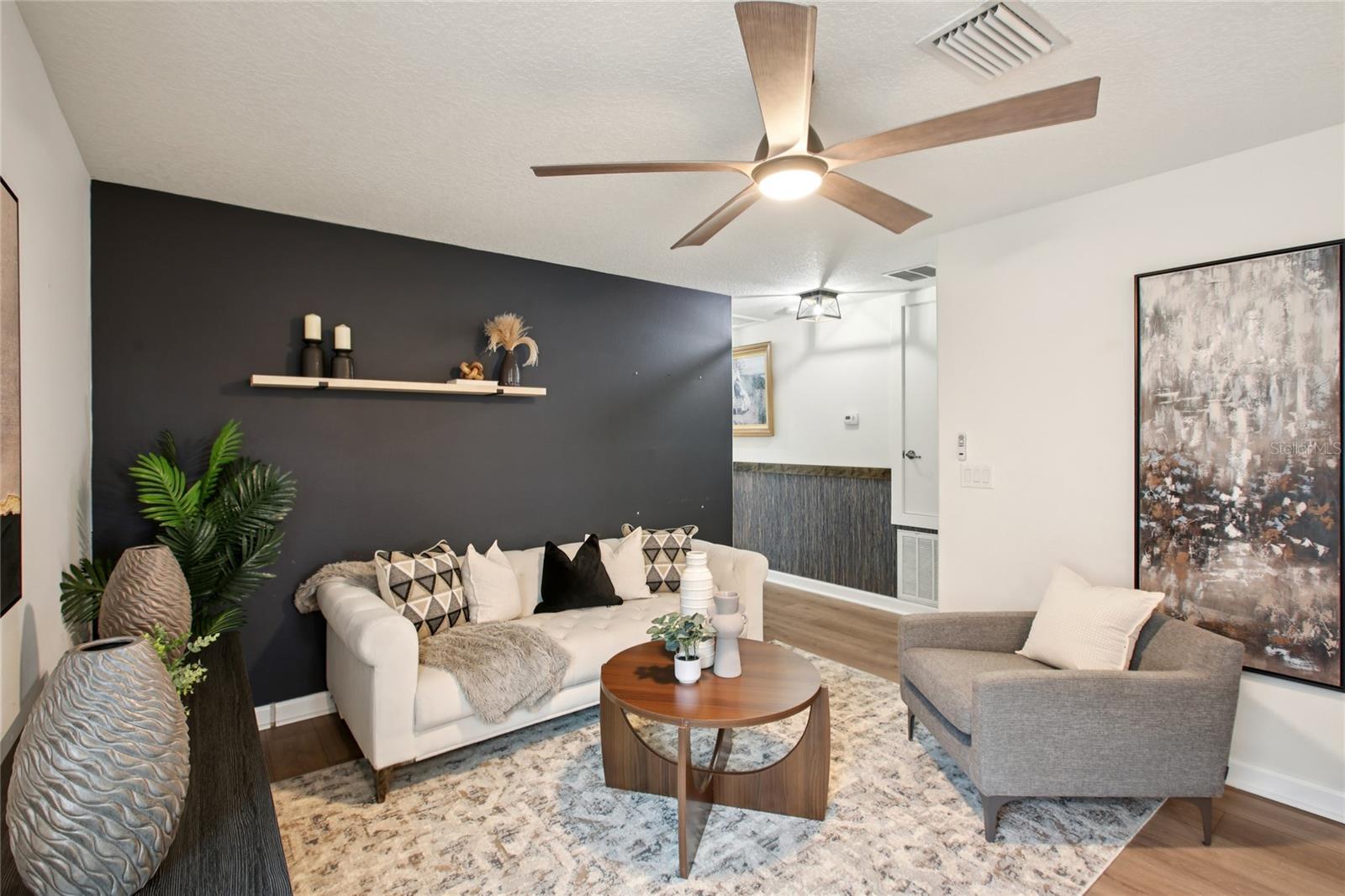 Image 25 of 67 For 1555 Ludington Avenue