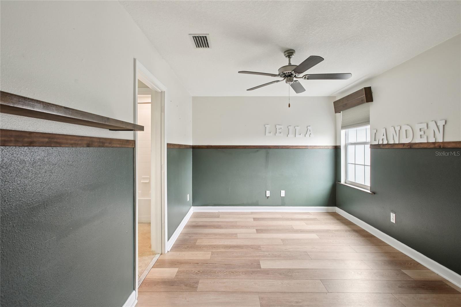 Image 28 of 67 For 1555 Ludington Avenue