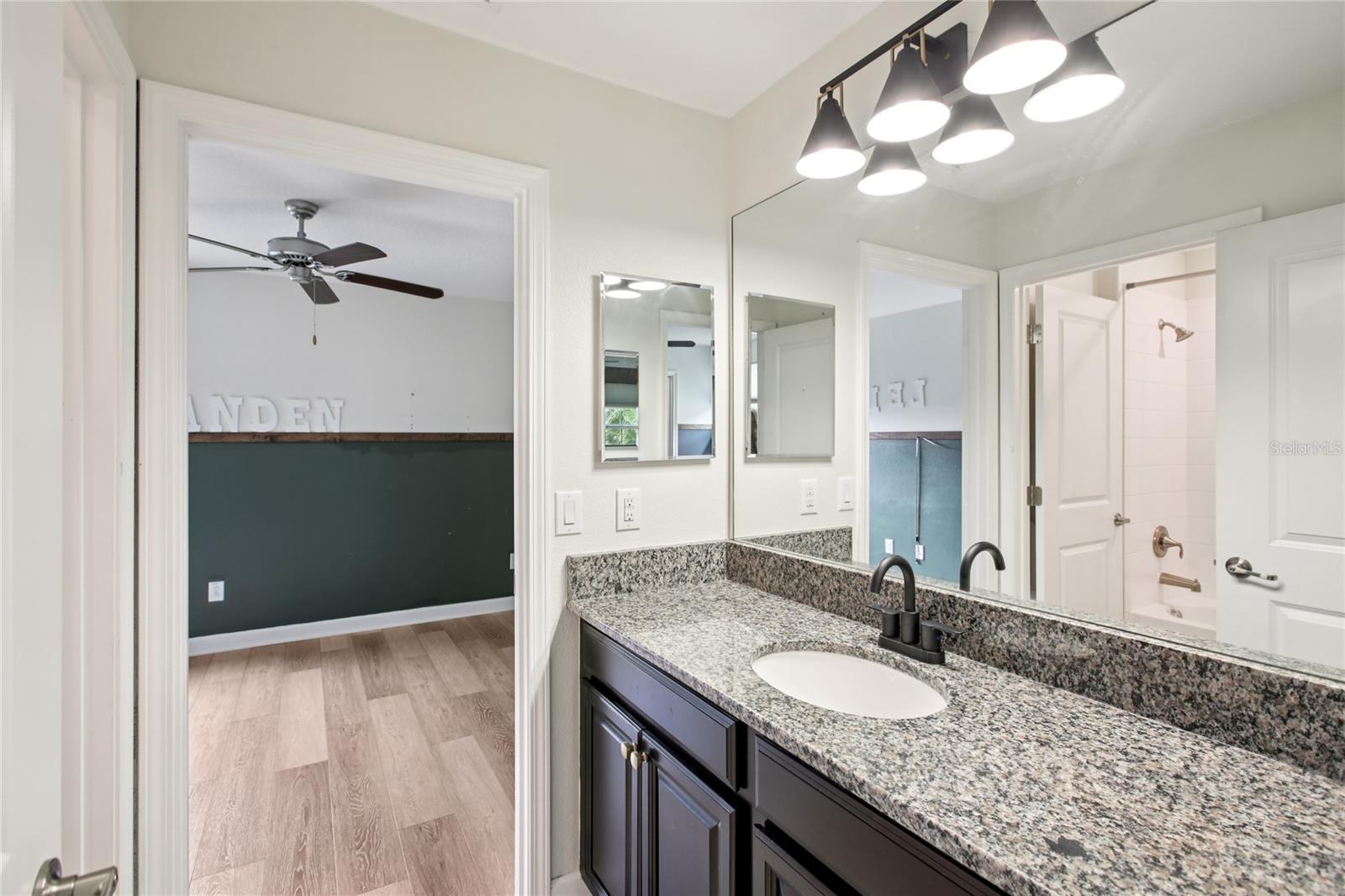 Image 33 of 67 For 1555 Ludington Avenue