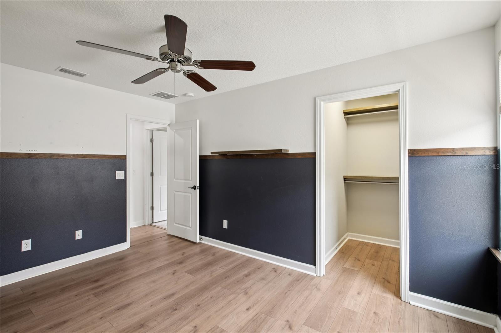 Image 36 of 67 For 1555 Ludington Avenue