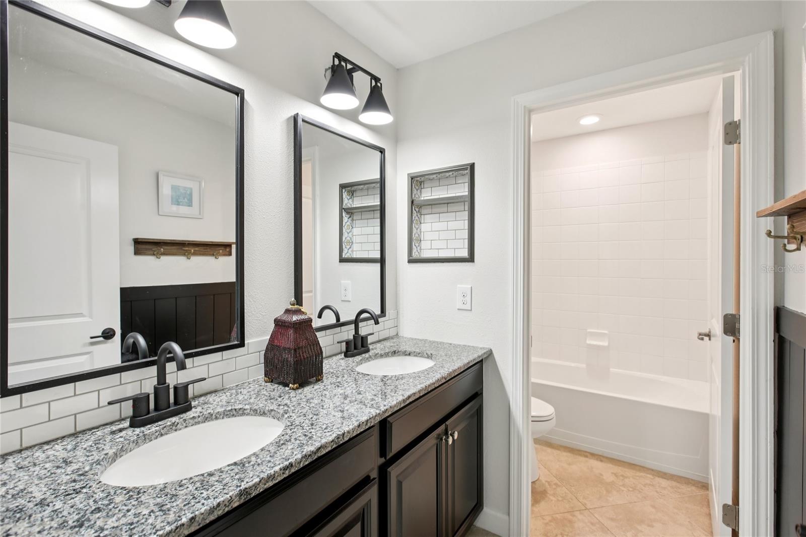 Image 37 of 67 For 1555 Ludington Avenue