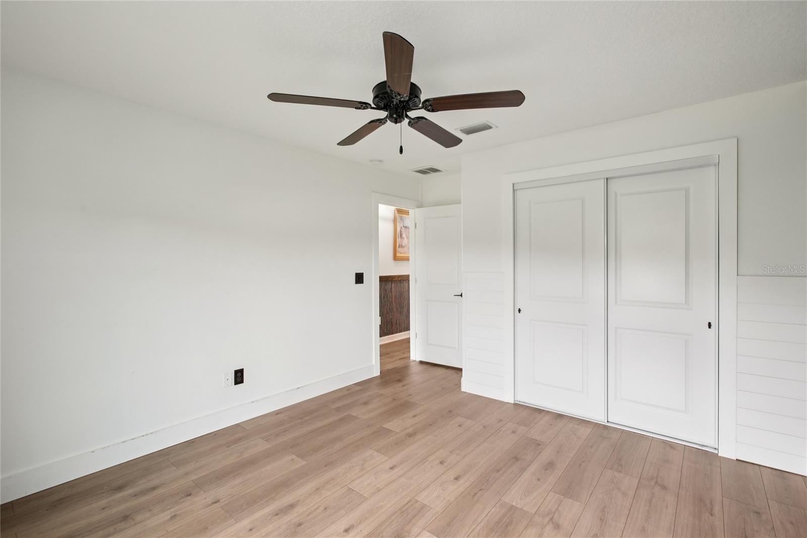 Image 39 of 67 For 1555 Ludington Avenue