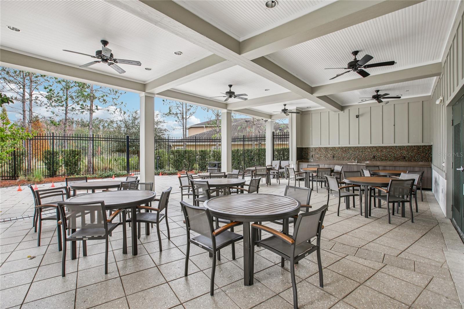 Image 54 of 67 For 1555 Ludington Avenue